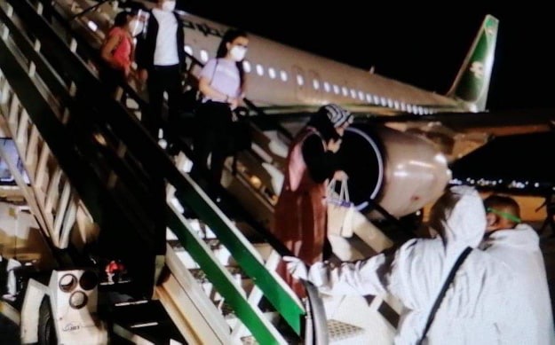 الشركة العامة للخطوط الجوية العراقية تعلن  وصول (98) مواطناً عراقياً تم اجلائهم من الهند على متن الرحلة الاستثنائية المباشرة التي نفذتها احدى طائرات الناقل الوطني.